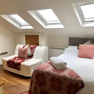  Apartment Dennington Studio United Kingdom