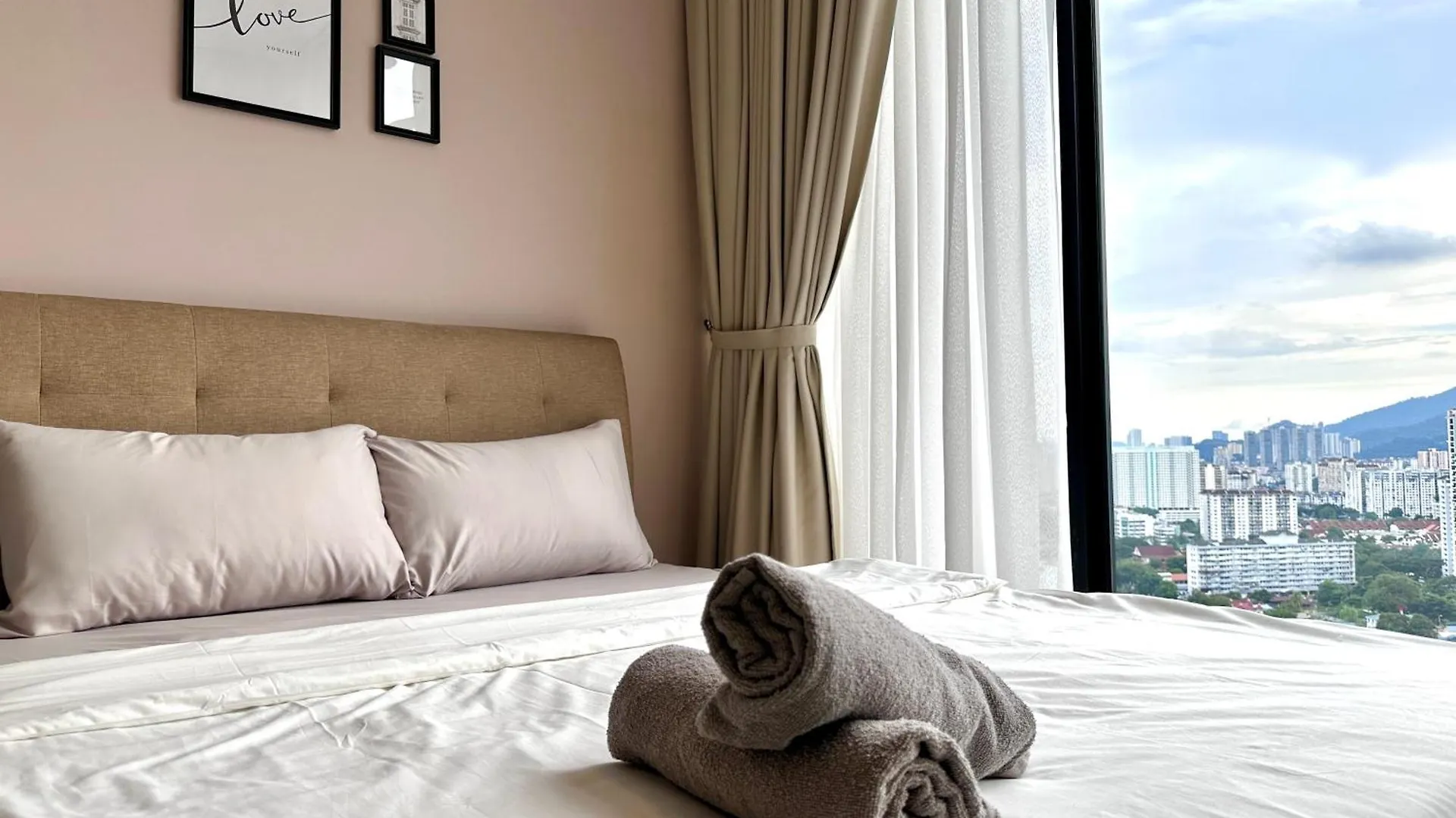 New 2Br Georgetown Warm And Lovely Homestay 10Pax-无敌美景两房民宿 Beacon Executive Suite George Town