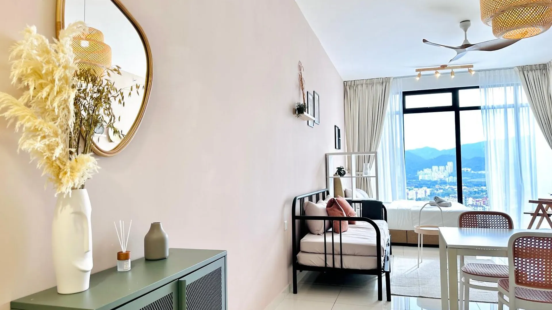 New 2Br Georgetown Warm And Lovely Homestay 10Pax-无敌美景两房民宿 Beacon Executive Suite 0*, George Town