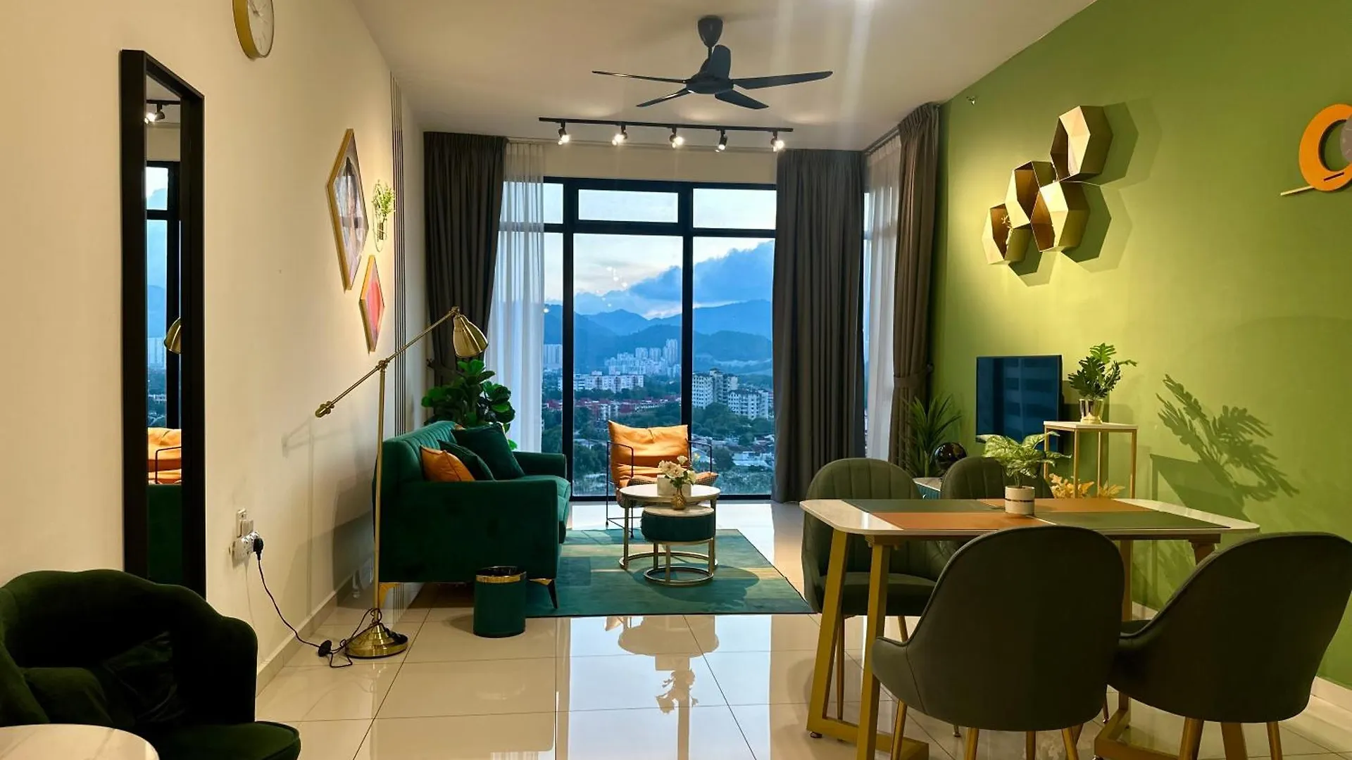 New 2Br Georgetown Warm And Lovely Homestay 10Pax-无敌美景两房民宿 Beacon Executive Suite 0*, George Town